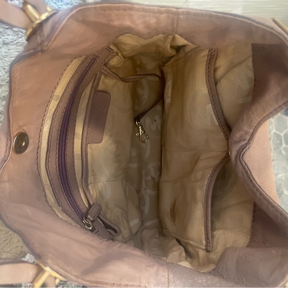 Limited edition purple Michael Kors purse - Picture 4 of 4